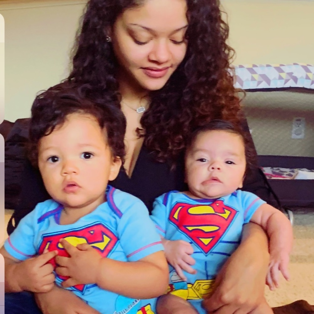 MEET YOUR POSHER DANA💕👑